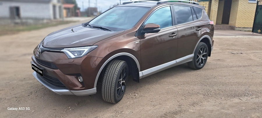 Toyota RAV4, 2017г., полный привод, вариатор