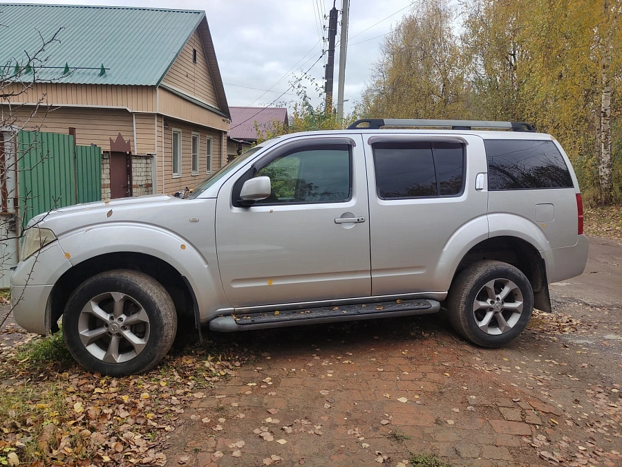 Nissan Pathfinder, 2005г., полный привод, автомат