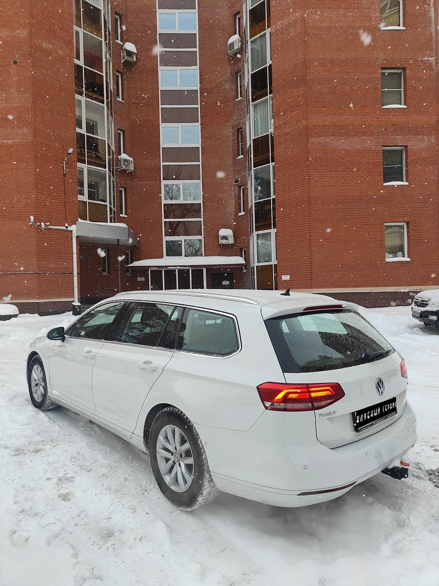 Volkswagen Passat, 2017г., передний привод, робот
