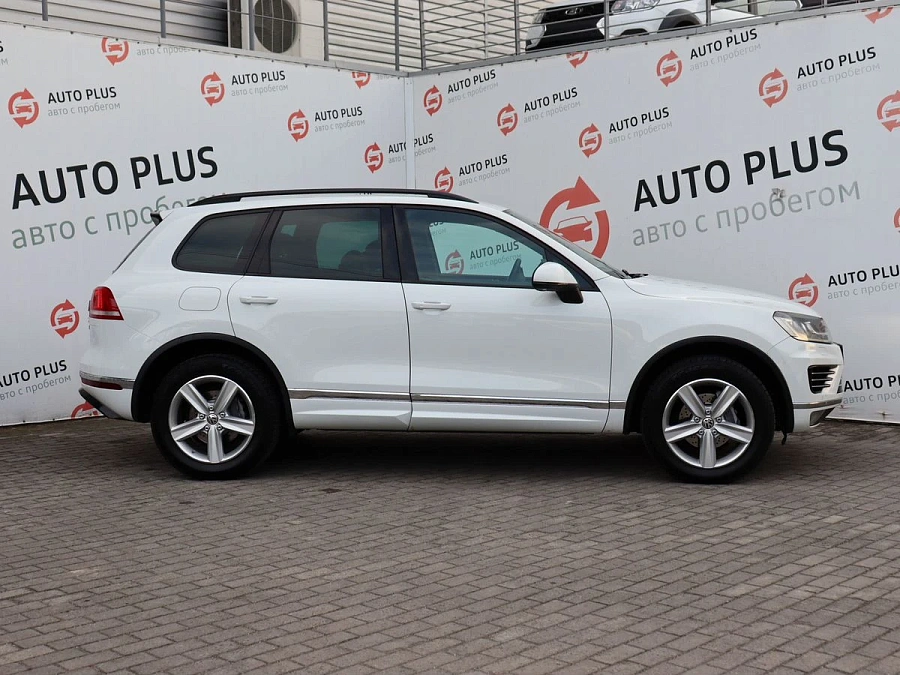 Volkswagen Touareg, 2015г., полный привод, автомат