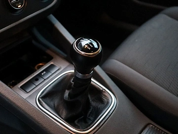 Volkswagen Golf, 2006г, передний привод, механика