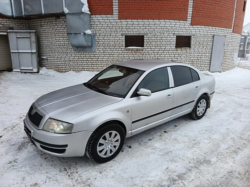Skoda Superb, 2003г, передний привод, автомат