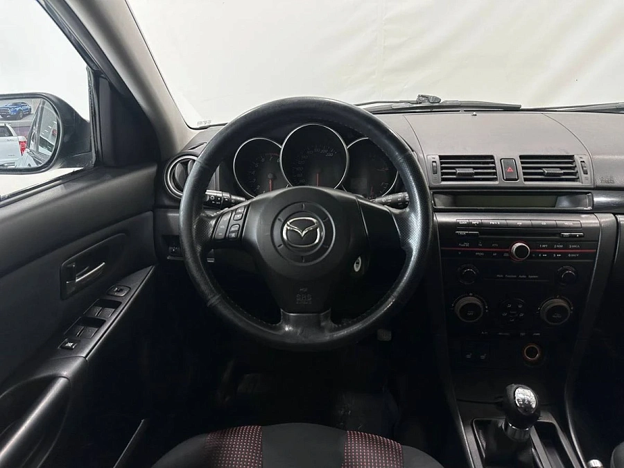 Mazda 3, 2006г., передний привод, механика