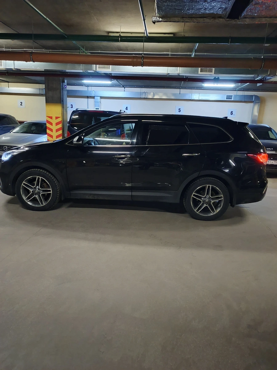 Hyundai Santa Fe, 2017г., полный привод, автомат