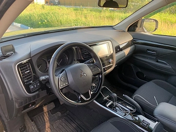 Mitsubishi Outlander, 2020г, передний привод, вариатор