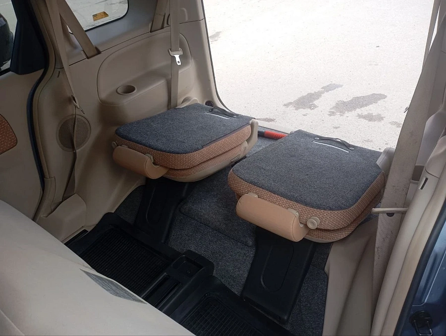 Toyota Sienta, 2013г., передний привод, вариатор