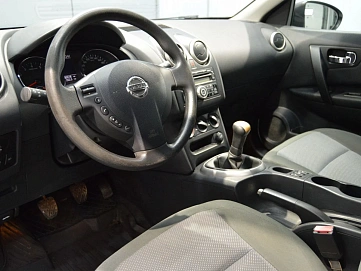 Nissan Qashqai, 2011г, передний привод, механика