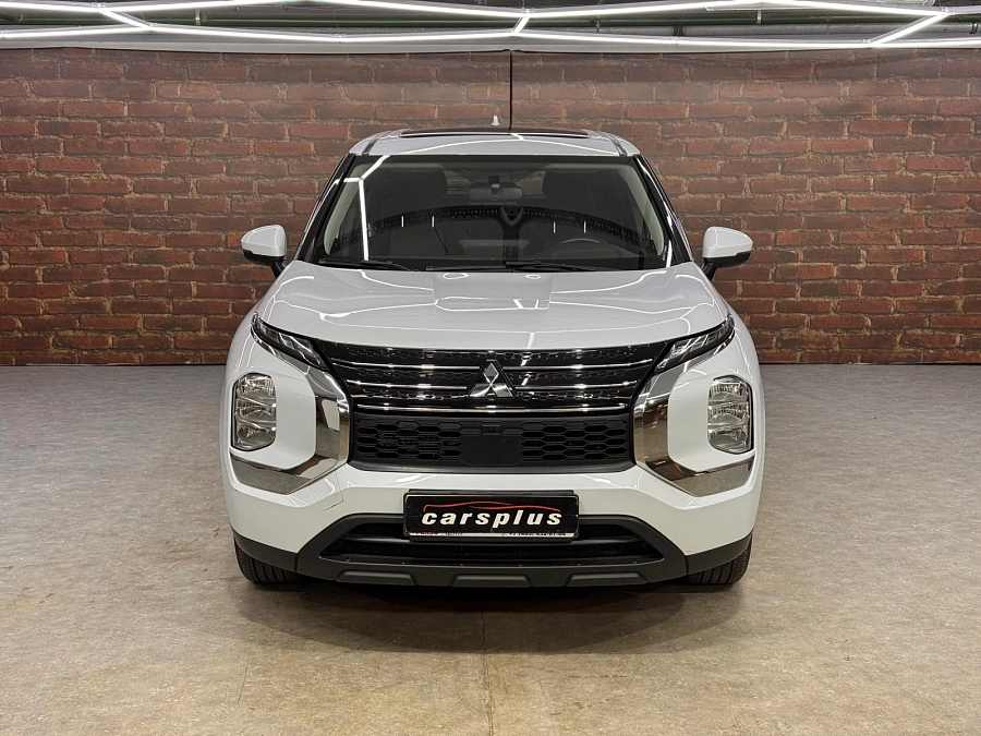 Mitsubishi Outlander, 2022г., полный привод, вариатор