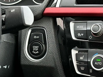 BMW 3 серии, 2018г, задний привод, автомат