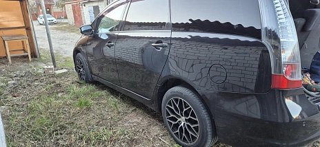 Mitsubishi Grandis, 2008г, передний привод, автомат