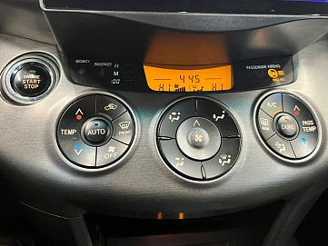 Toyota RAV4, 2010г, полный привод, автомат