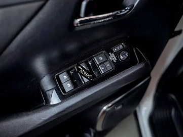 Toyota Alphard, 2016г, передний привод, автомат