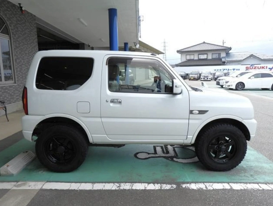 Suzuki Jimny, 2016г., полный привод, автомат