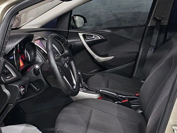 Opel Astra, 2011г, передний привод, автомат