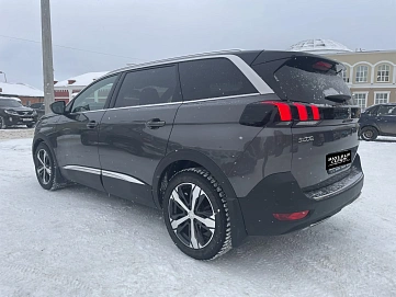 Peugeot 5008, 2020г, передний привод, автомат