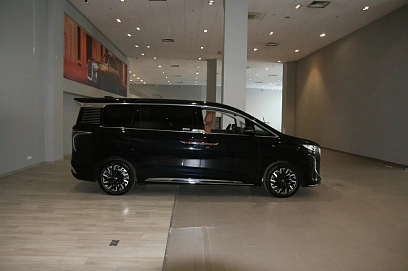 Hongqi HQ9, 2025г, передний привод, автомат