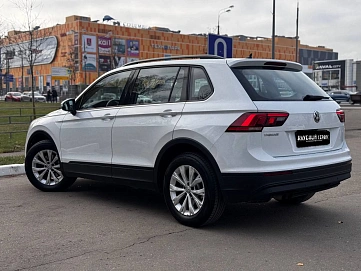 Volkswagen Tiguan, 2020г, передний привод, робот