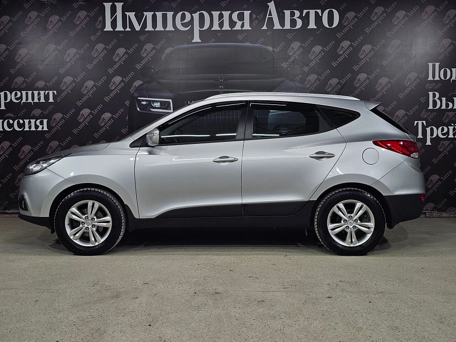 Hyundai ix35, 2012г., передний привод, автомат
