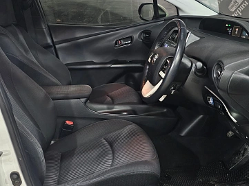 Toyota Prius, 2016г, передний привод, автомат