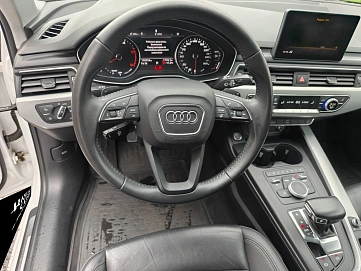 Audi A4, 2019г, передний привод, робот