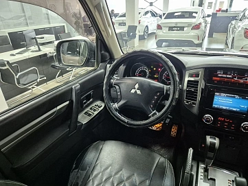 Mitsubishi Pajero, 2015г., полный привод, автомат