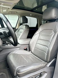 Volkswagen Touareg, 2020г, передний привод, автомат