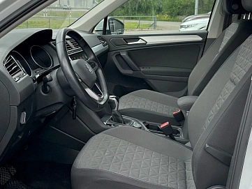 Volkswagen Tiguan, 2021г, полный привод, робот