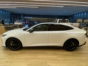 Changan UNI-V, 2023г, передний привод, робот