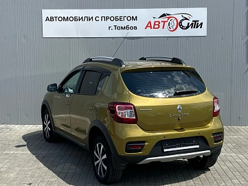 Renault Sandero, 2015г, передний привод, автомат