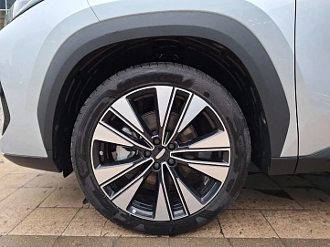 Geely Atlas, 2025г, передний привод, робот