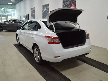 Nissan Sentra, 2015г, передний привод, вариатор
