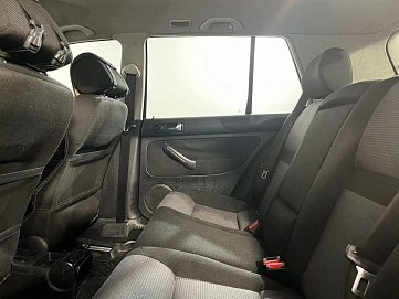 Volkswagen Golf, 2001г, передний привод, механика