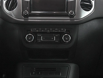Volkswagen Tiguan, 2016г, передний привод, робот