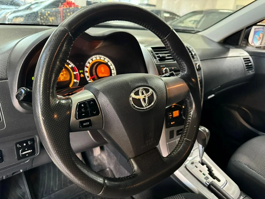 Toyota Corolla, 2011г., передний привод, автомат