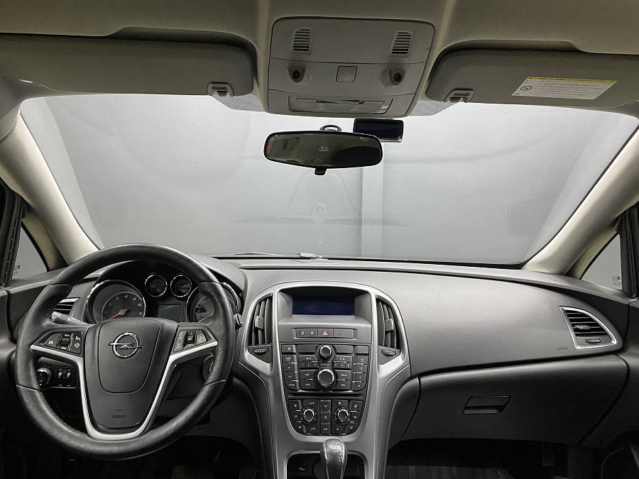 Opel Astra, 2014г., передний привод, автомат