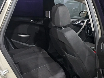 Opel Astra, 2011г, передний привод, автомат