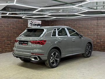 Audi Q3, 2025г, передний привод, робот