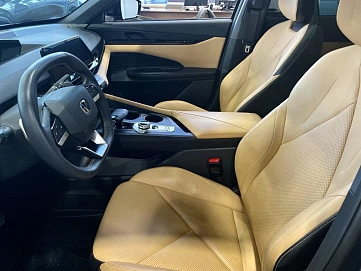 Changan UNI-V, 2023г, передний привод, робот