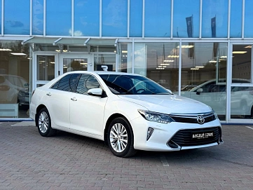 Toyota Camry, 2015г, передний привод, автомат