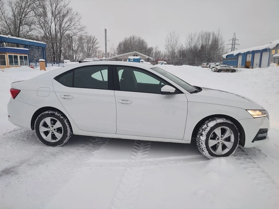 Skoda Octavia, 2021г., передний привод, автомат