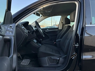 Volkswagen Tiguan, 2012г, передний привод, автомат