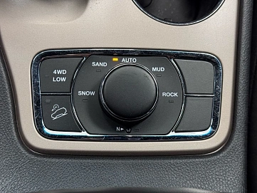 Jeep Grand Cherokee, 2013г, передний привод, автомат