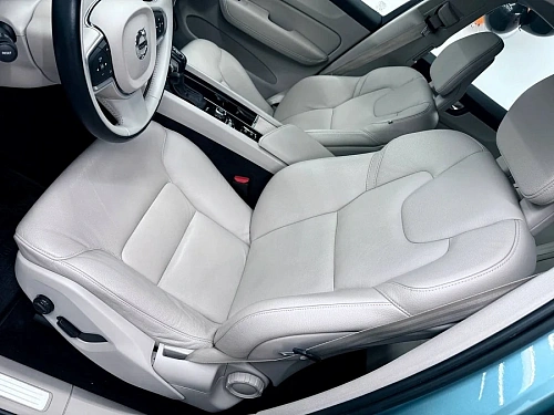 Volvo XC60, 2018г, полный привод, автомат