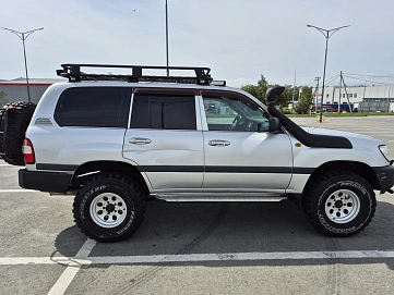 Toyota Land Cruiser, 2005г, полный привод, механика