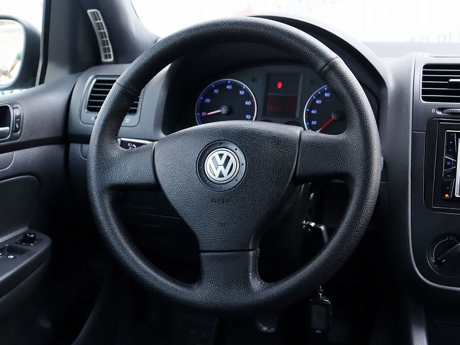 Volkswagen Golf, 2008г., передний привод, механика