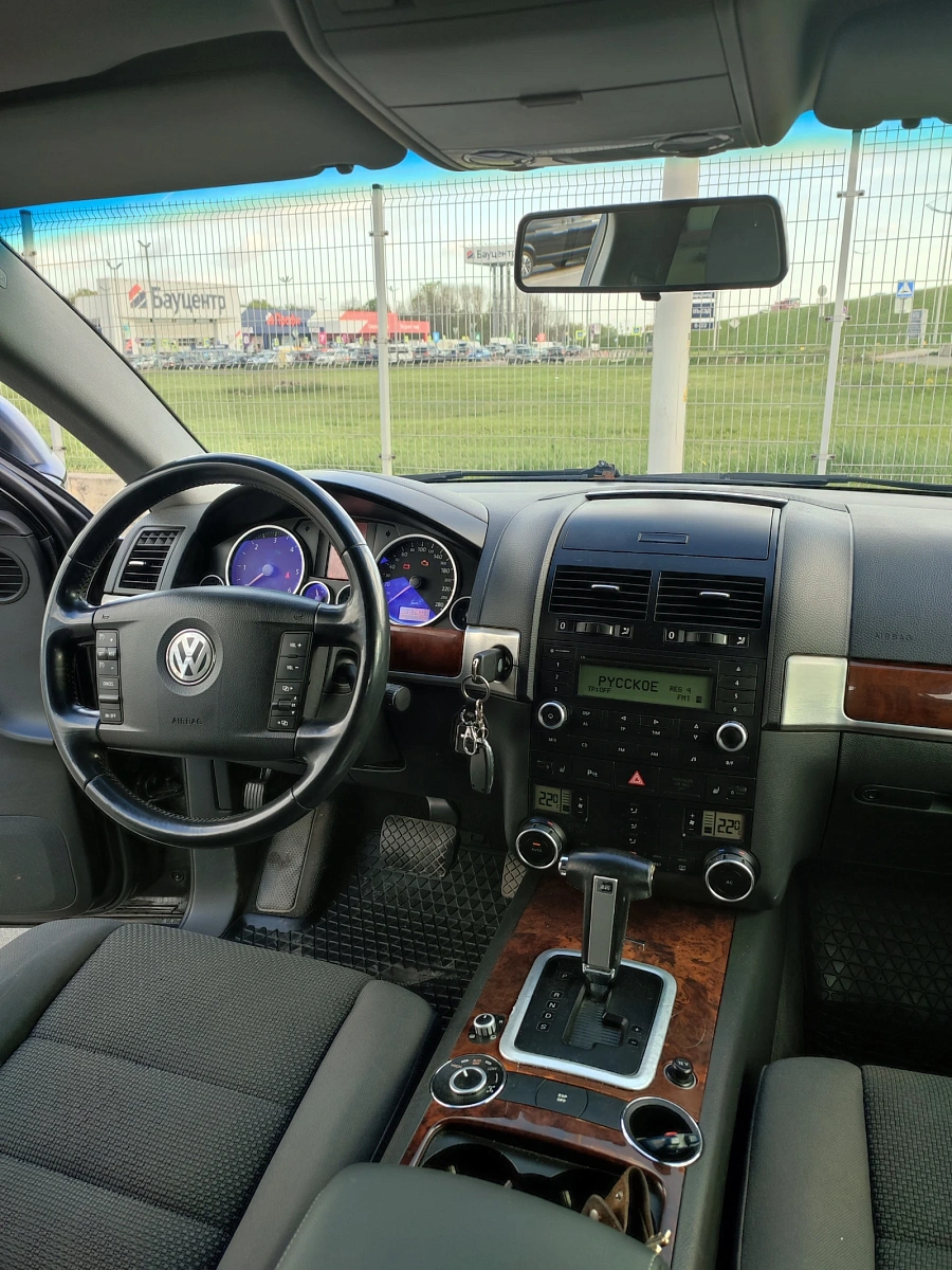 Volkswagen Touareg, 2008г., полный привод, автомат