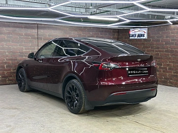 Tesla Model Y, 2023г, задний привод, автомат