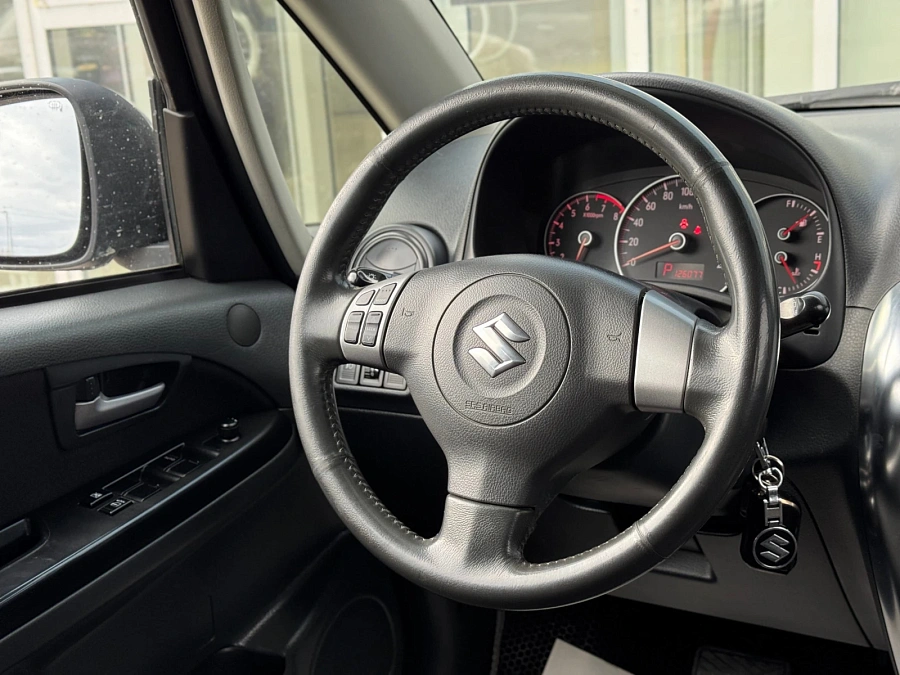 Suzuki SX4, 2008г., передний привод, автомат