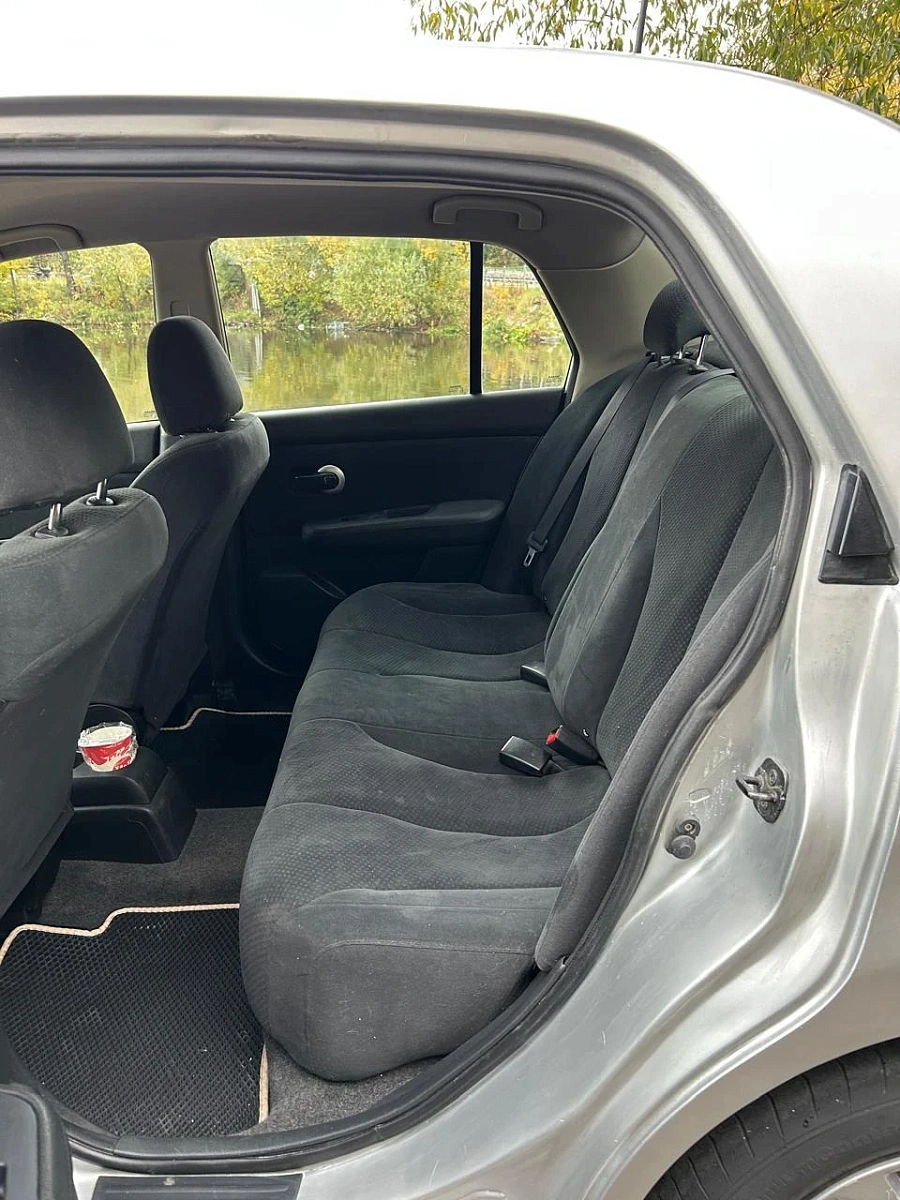 Nissan Tiida, 2012г., передний привод, механика