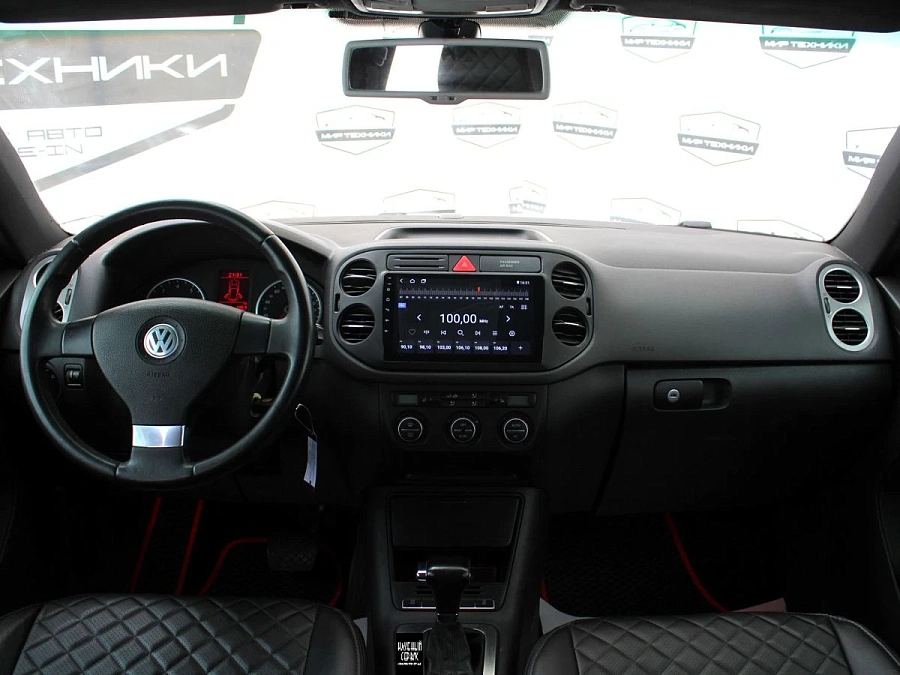 Volkswagen Tiguan, 2008г., полный привод, автомат